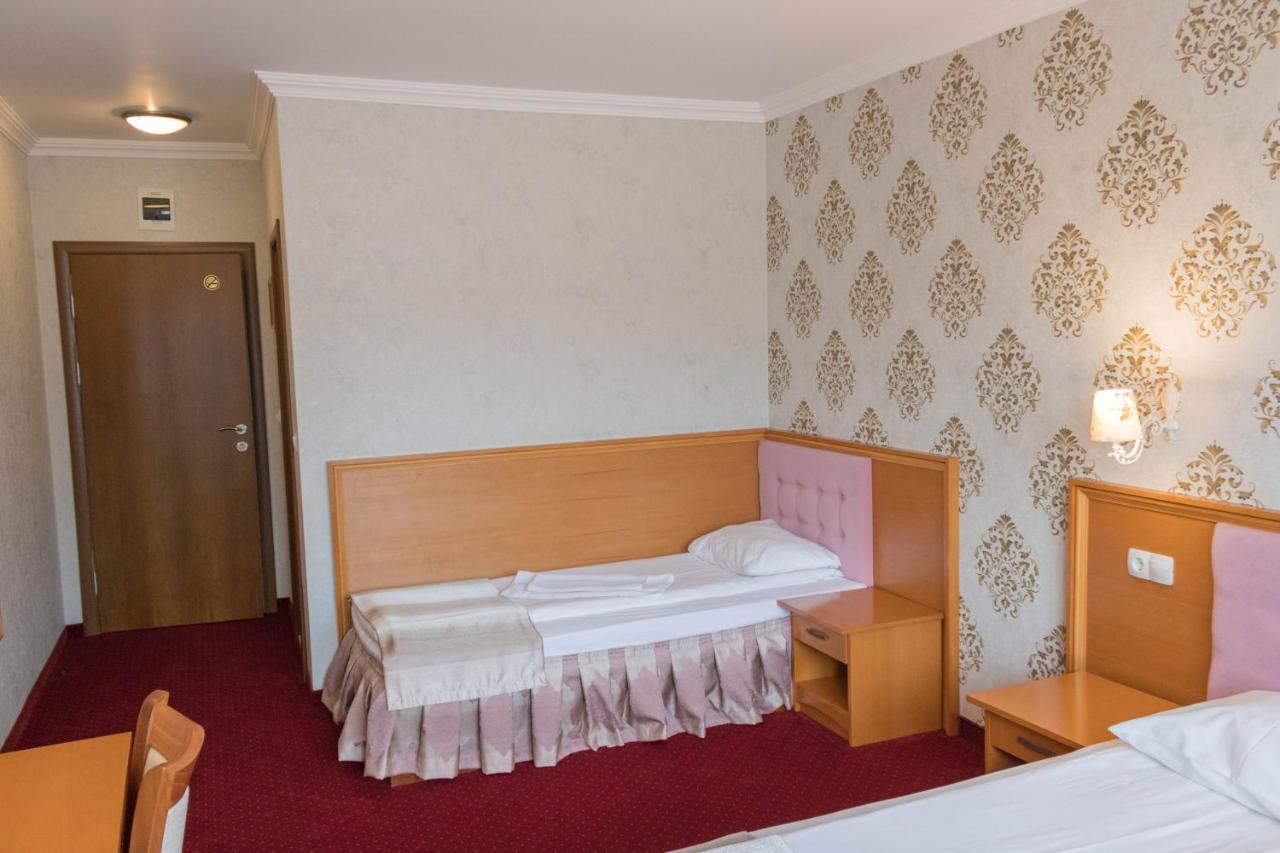 Hotel Uzunski Smoljan Exterior foto