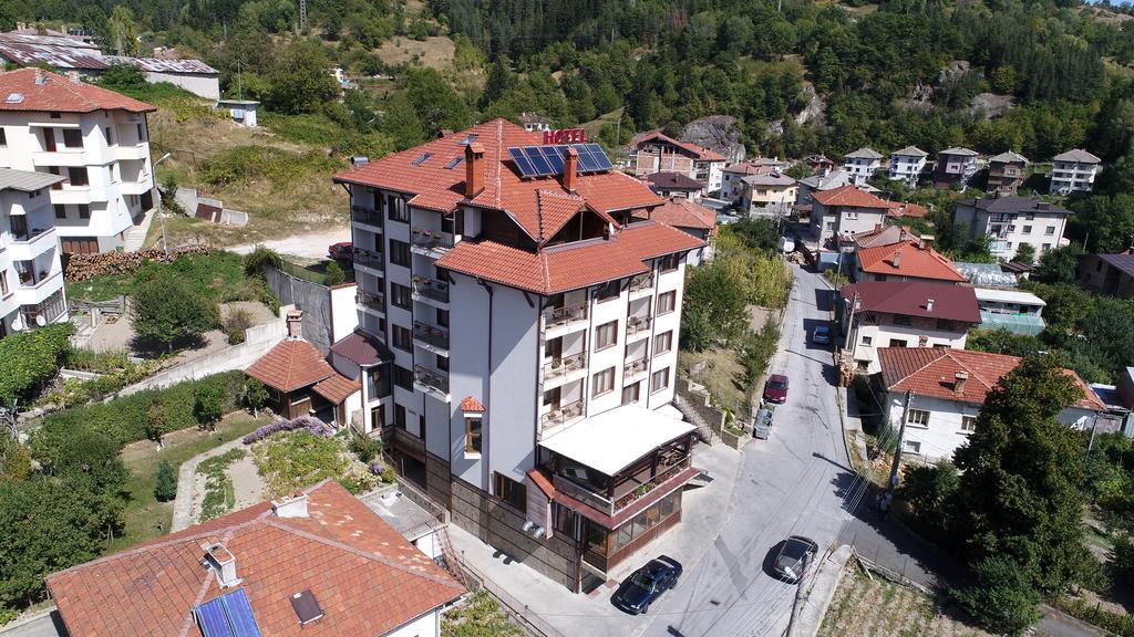 Hotel Uzunski Smoljan Exterior foto